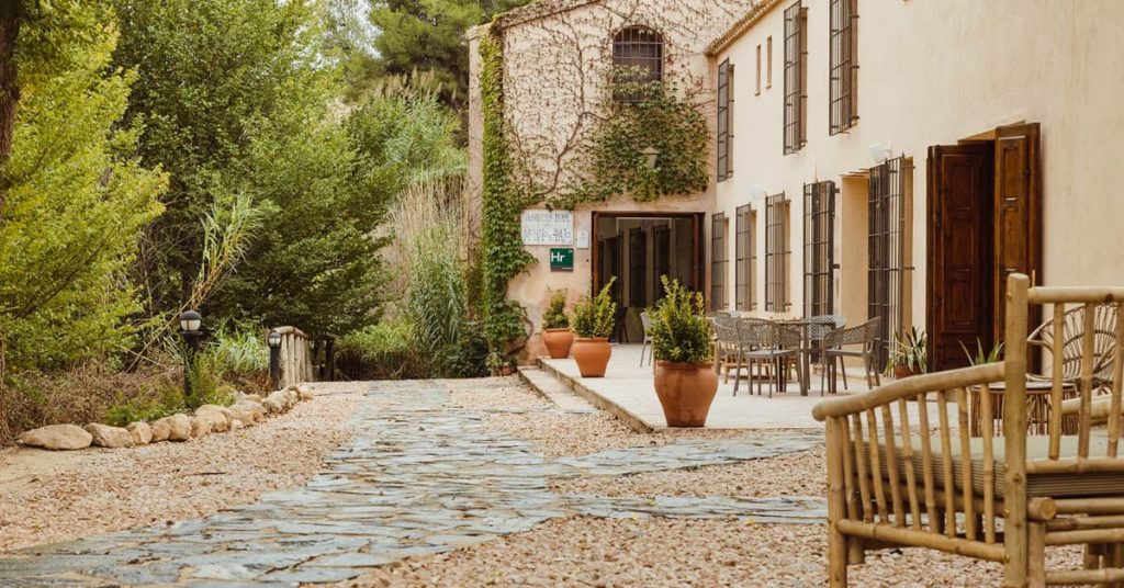 Exterior de Casa Borrego en Bullas, un alojamiento ideal para una escapada de vino, gastronomía y naturaleza